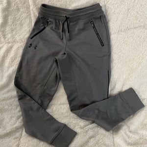 Boys Under Armour pennant Tapered Pants